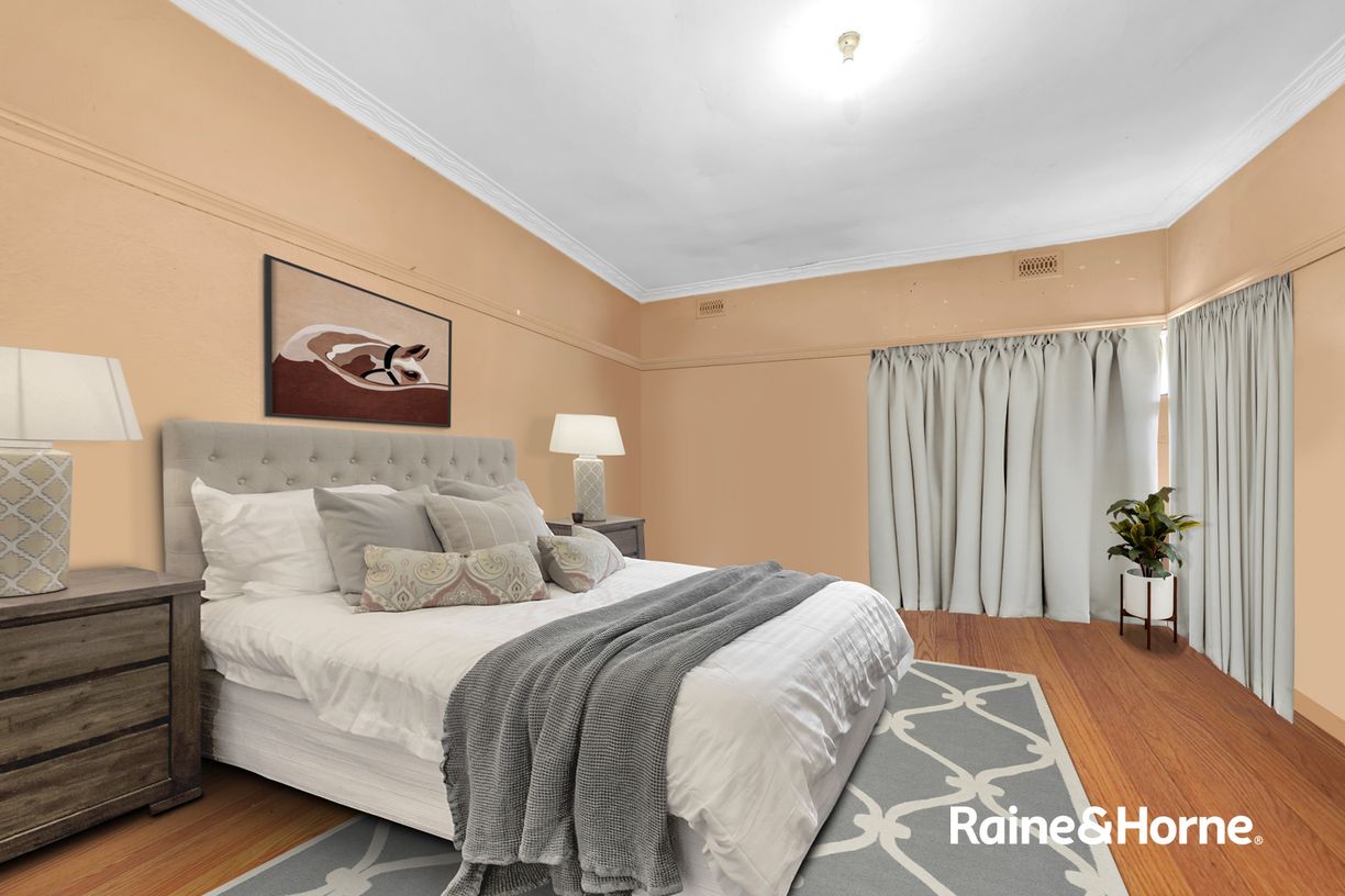 18 PRINCESS AVENUE — photo 3 of 15