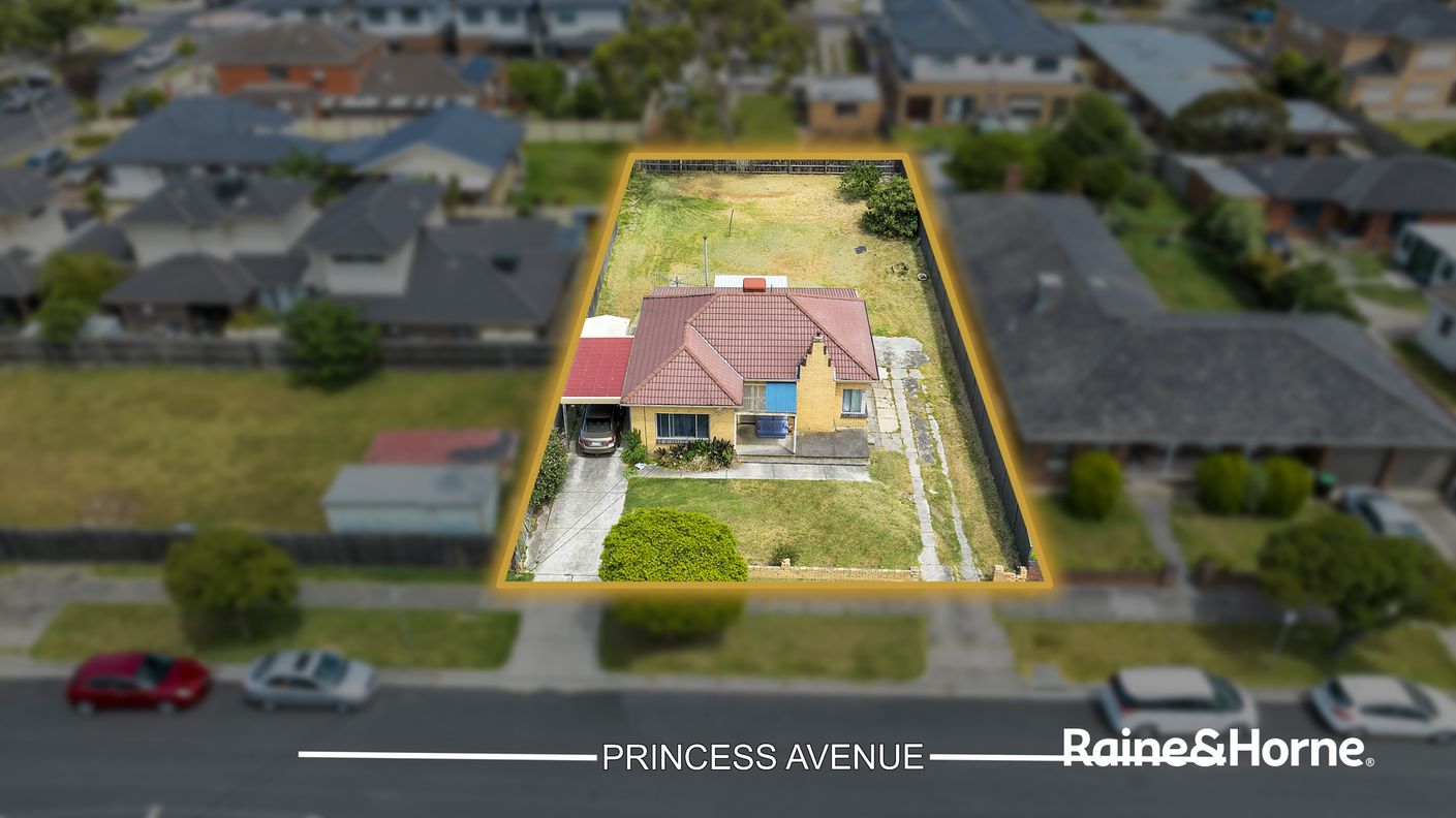 18 PRINCESS AVENUE — photo 9 of 15