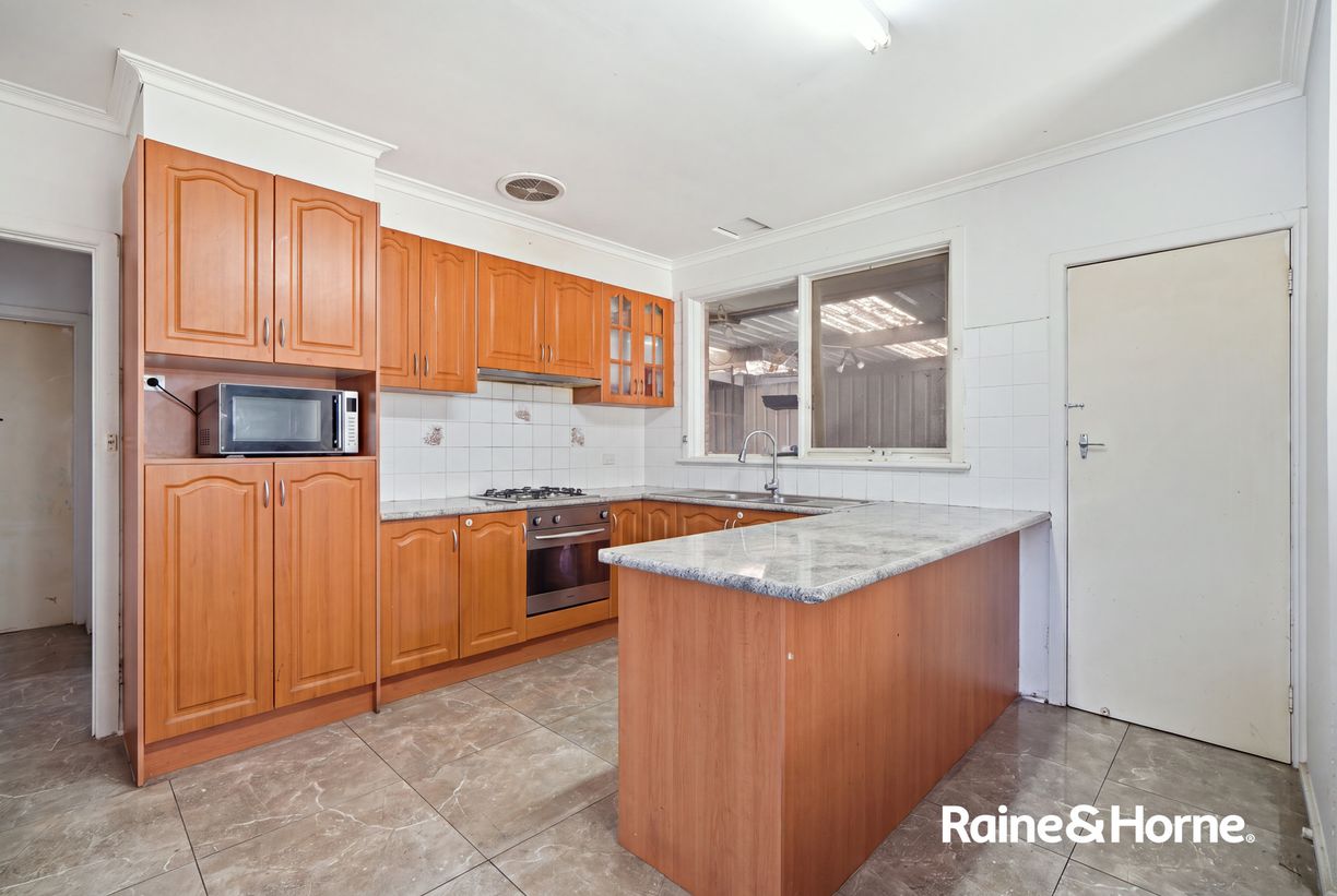 33 GOVE STREET — photo 6 of 14