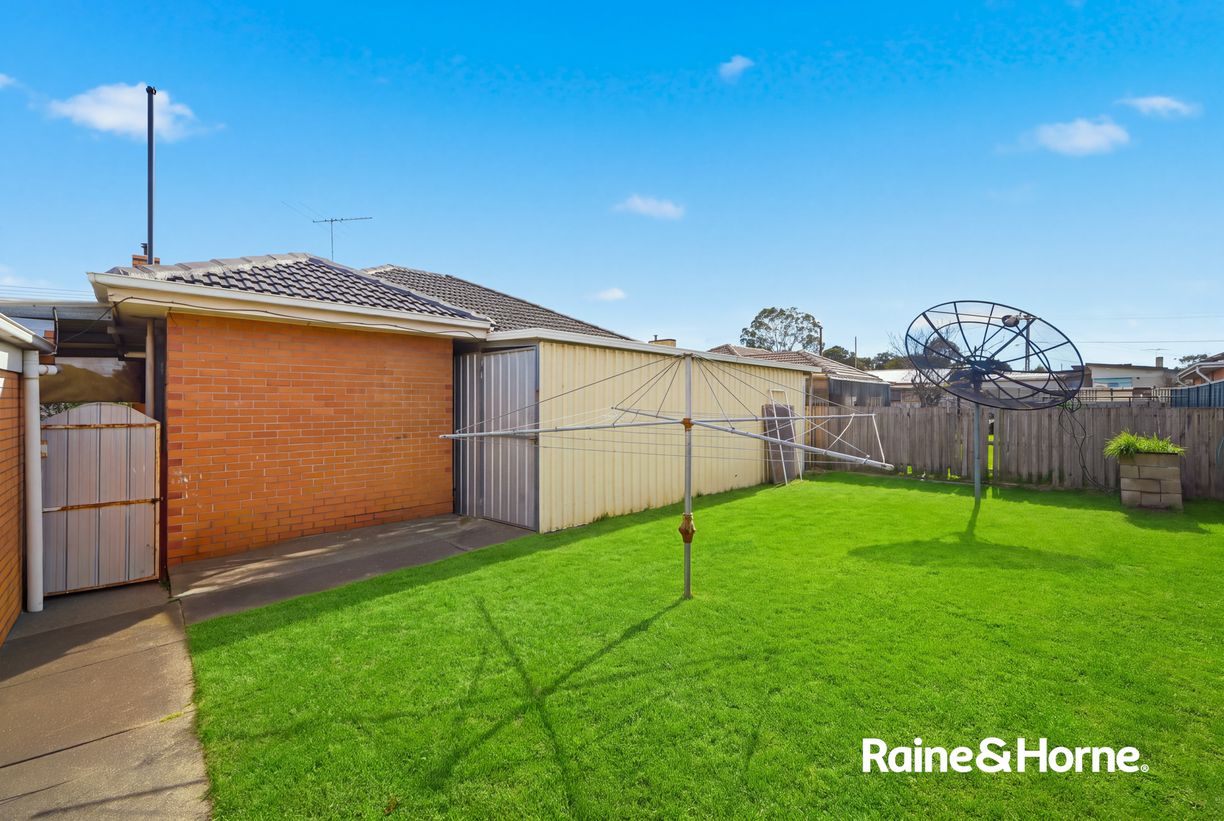 33 GOVE STREET — photo 10 of 14
