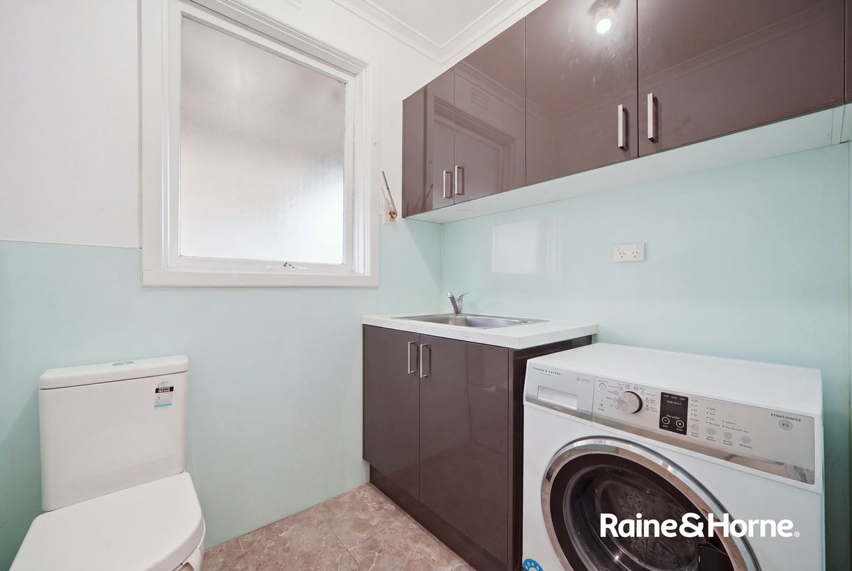 33 GOVE STREET — photo 8 of 14