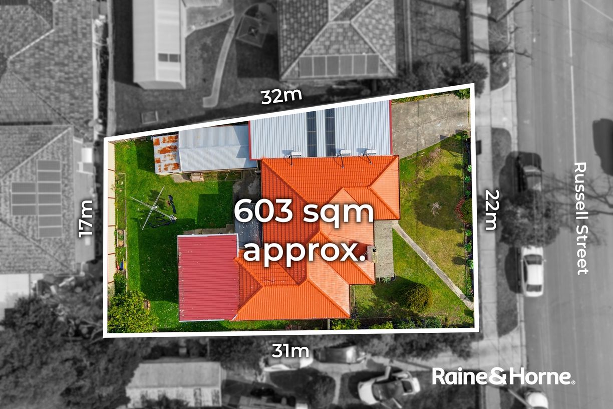 9 RUSSELL STREET — photo 10 of 13