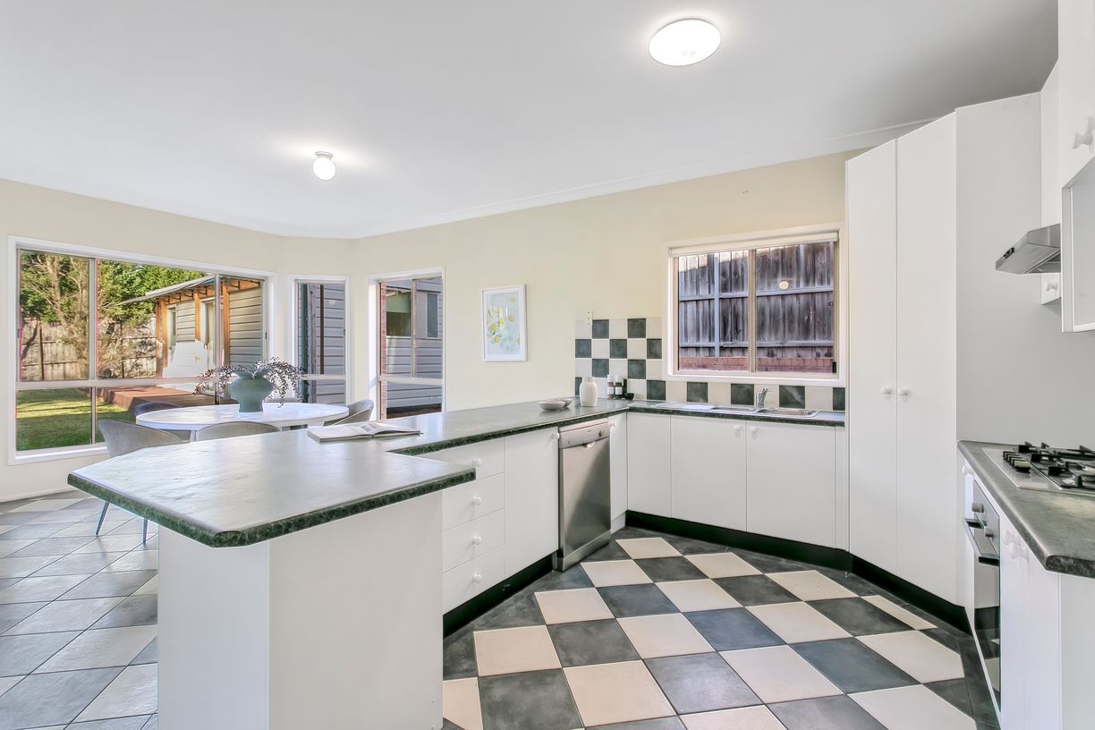 3 Forestville Avenue — photo 6 of 10