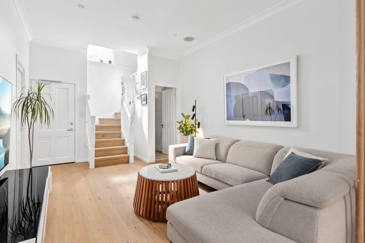 2/735 Warringah Road — photo 2 of 8