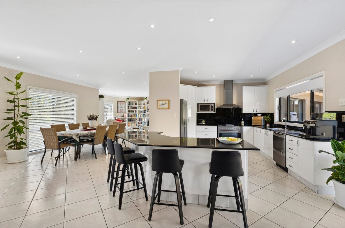 56 Waratah Road — photo 3 of 12