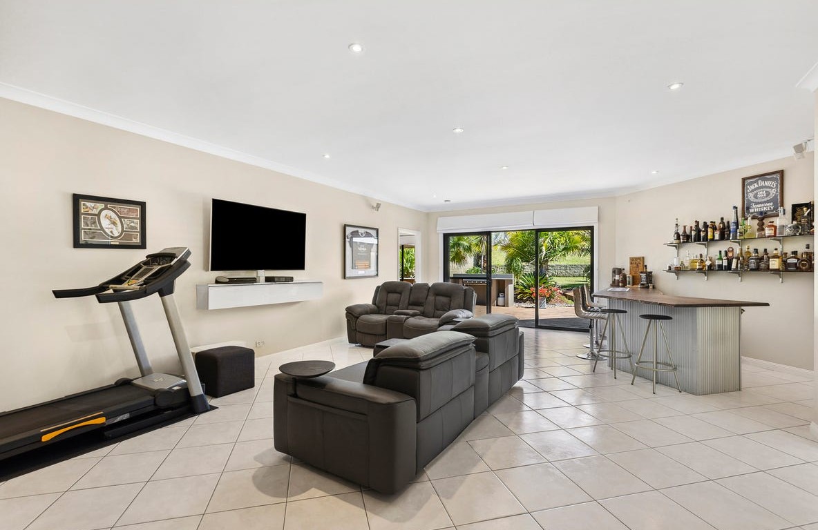 56 Waratah Road — photo 4 of 12