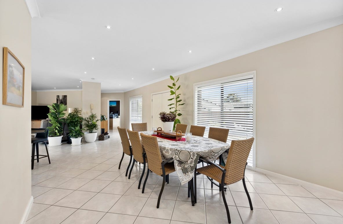 56 Waratah Road — photo 8 of 12