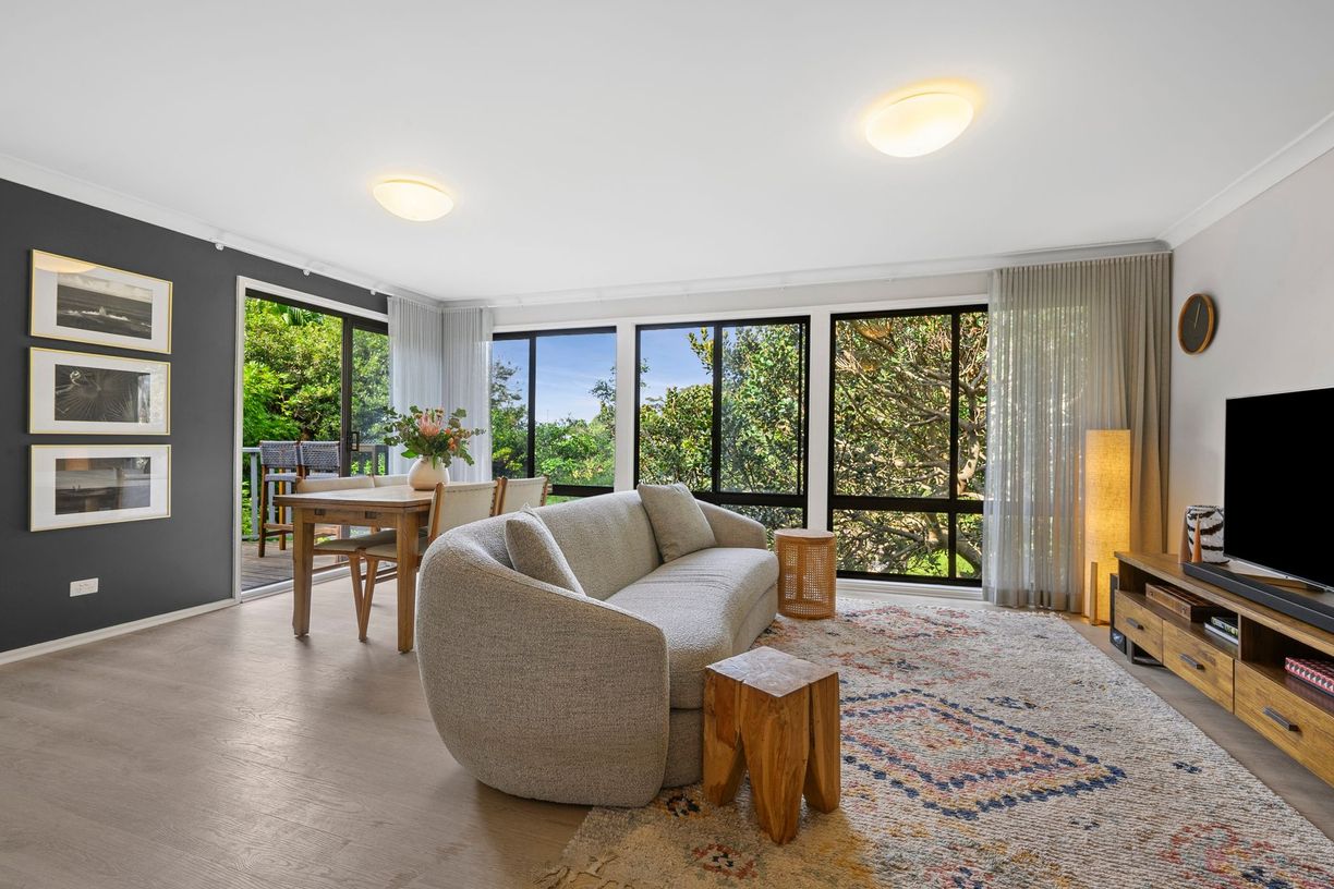 5 Hillslope Road — photo from Raine & Horne Northern Beaches