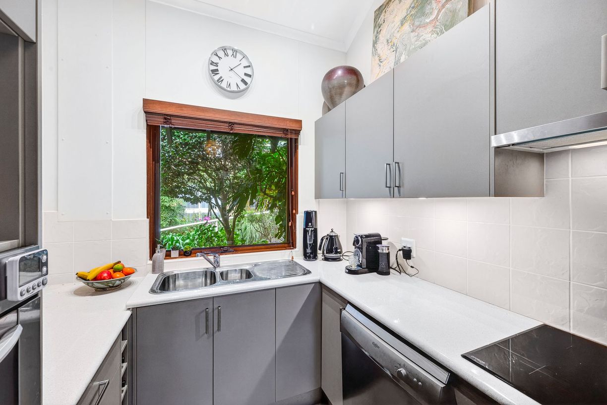 24/10 Minkara Road — photo 3 of 5