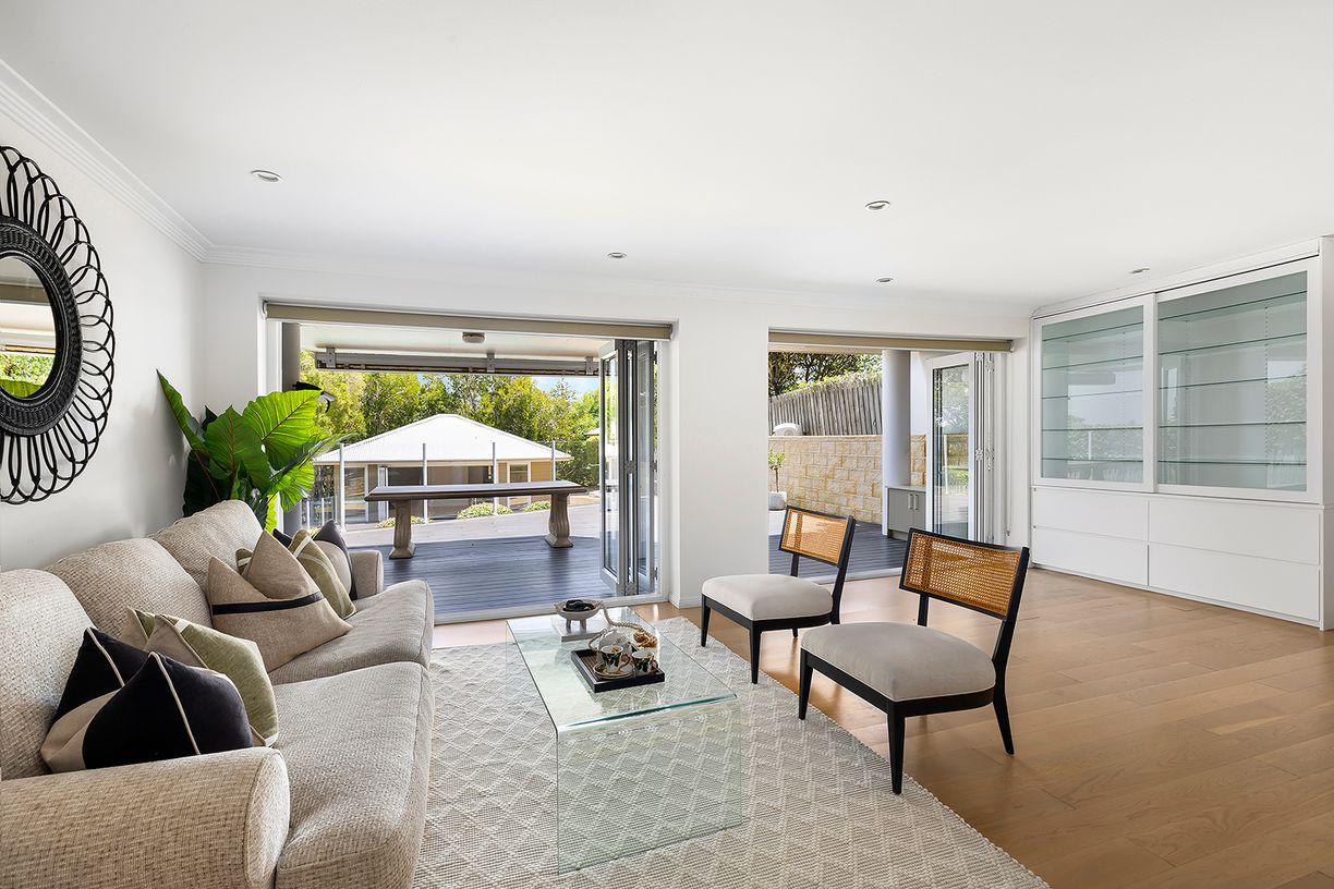 7 Hillcrest Avenue — photo 4 of 18
