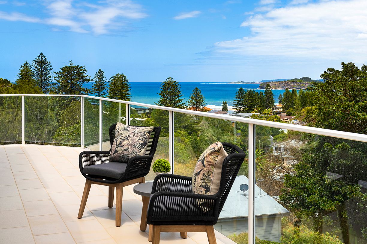 7 Hillcrest Avenue — photo from Raine & Horne Northern Beaches