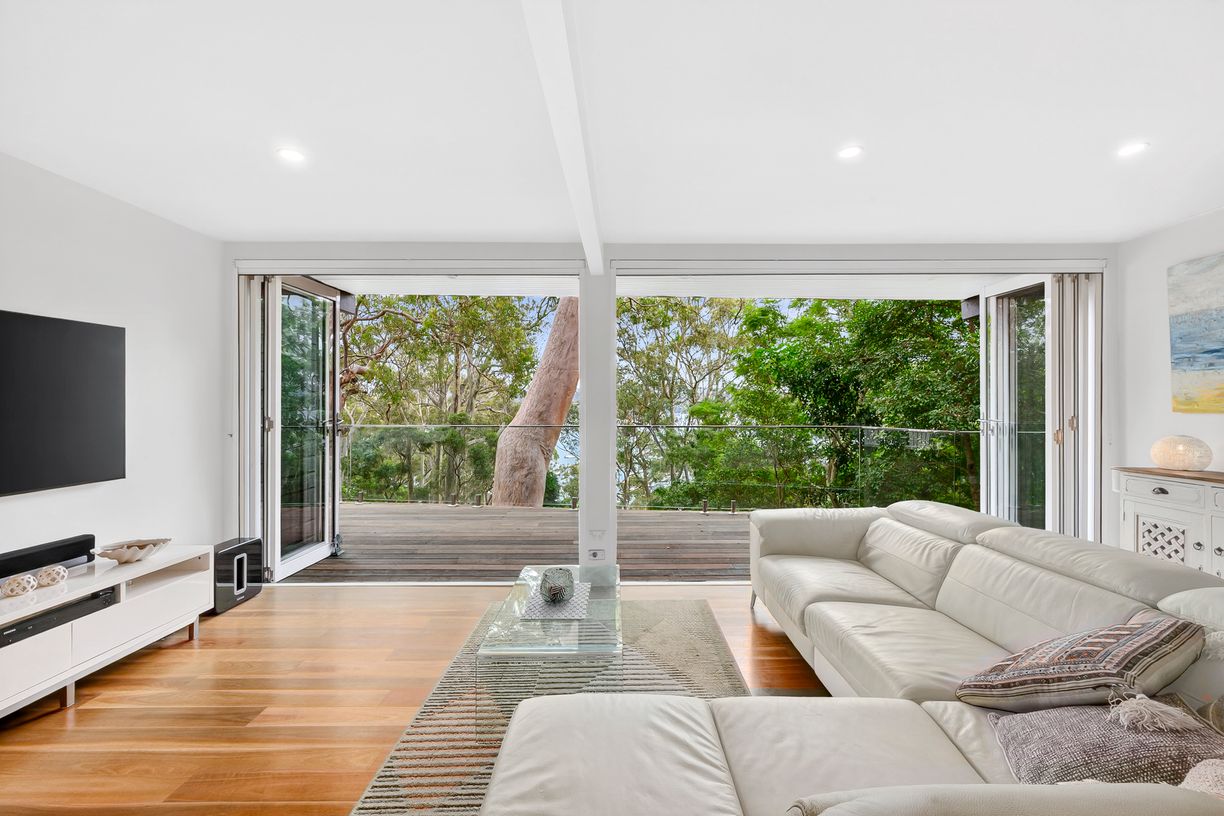 199 Prince Alfred Parade — photo 3 of 10