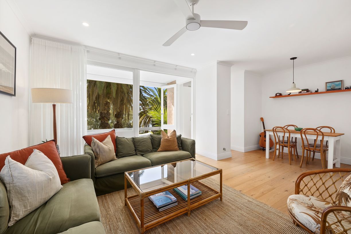 22/14-16 Robertson Street — photo from Raine & Horne Northern Beaches