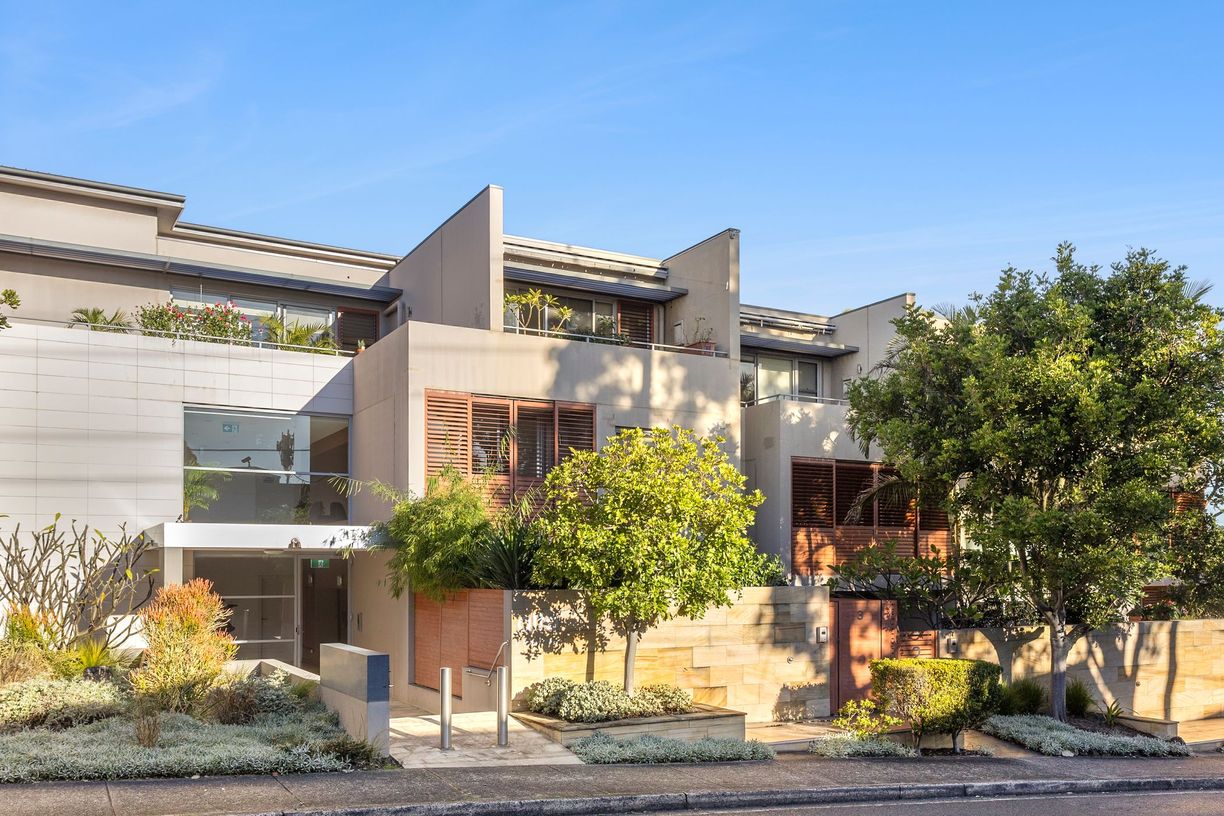 13/6 Foley Street — photo from Raine & Horne Northern Beaches