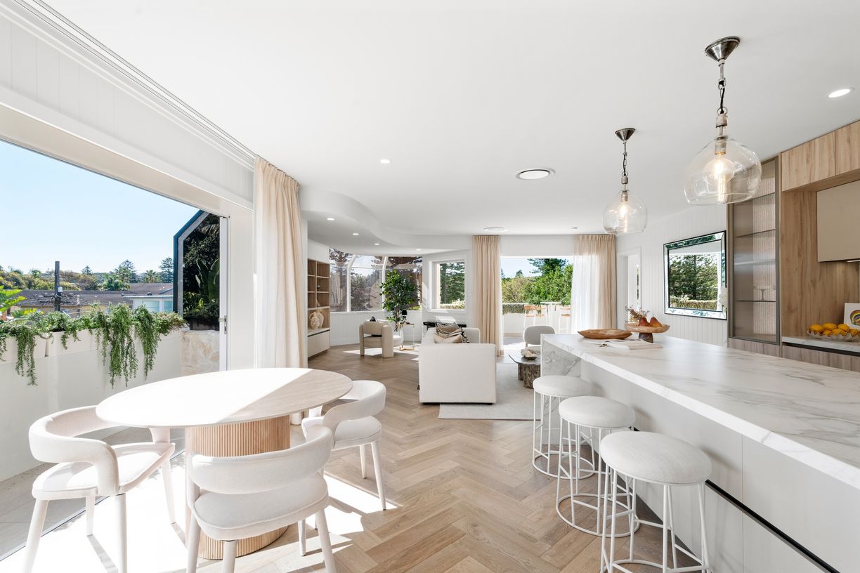 7/7 Darley Street East — photo from Raine & Horne Northern Beaches