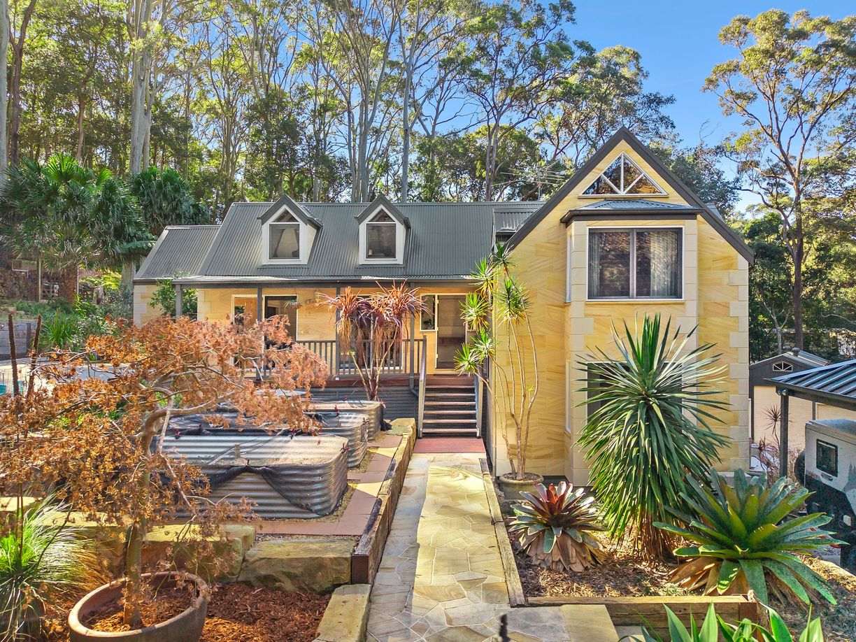 82B Cabbage Tree Road — photo from Raine & Horne Northern Beaches