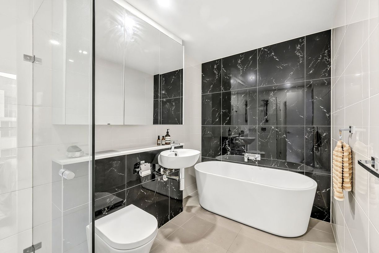 365/79-91 Macpherson Street — photo 7 of 16