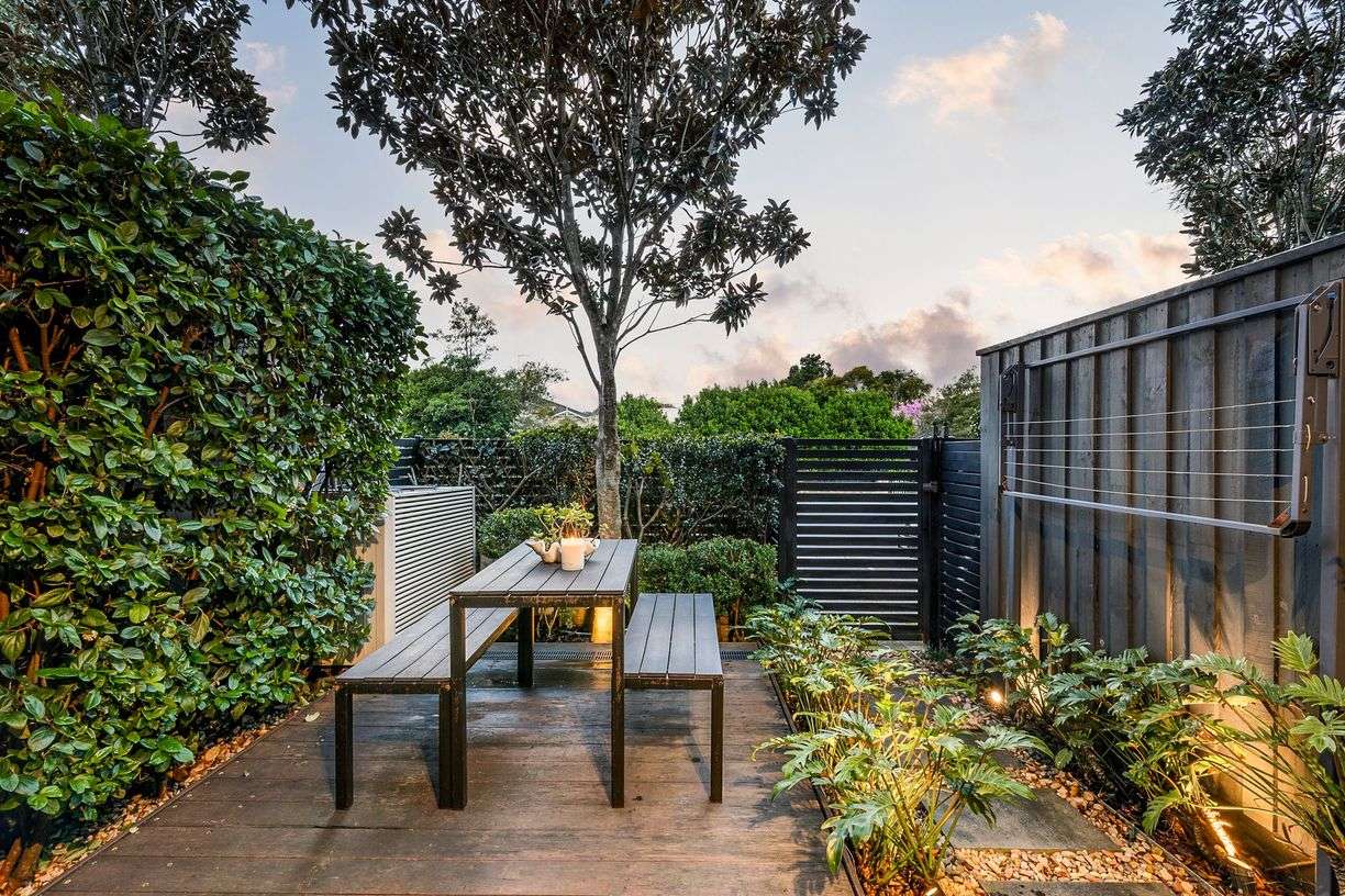 10 Hakea Drive — photo 2 of 12