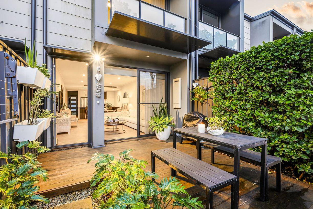 10 Hakea Drive — photo from Raine & Horne Northern Beaches
