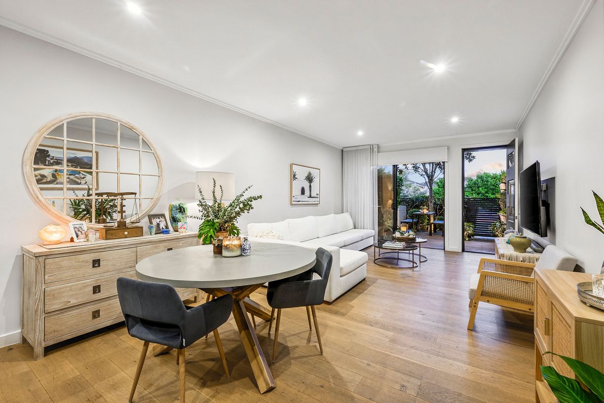10 Hakea Drive — photo 3 of 12