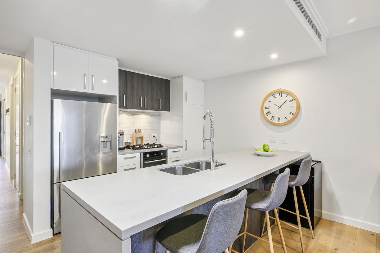 10 Hakea Drive — photo 4 of 12