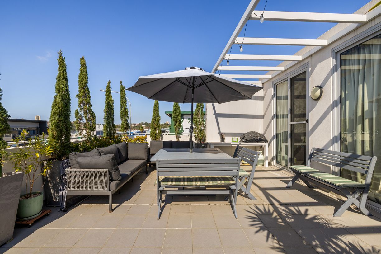 13/285-287 Condamine Street — photo from Raine & Horne Northern Beaches
