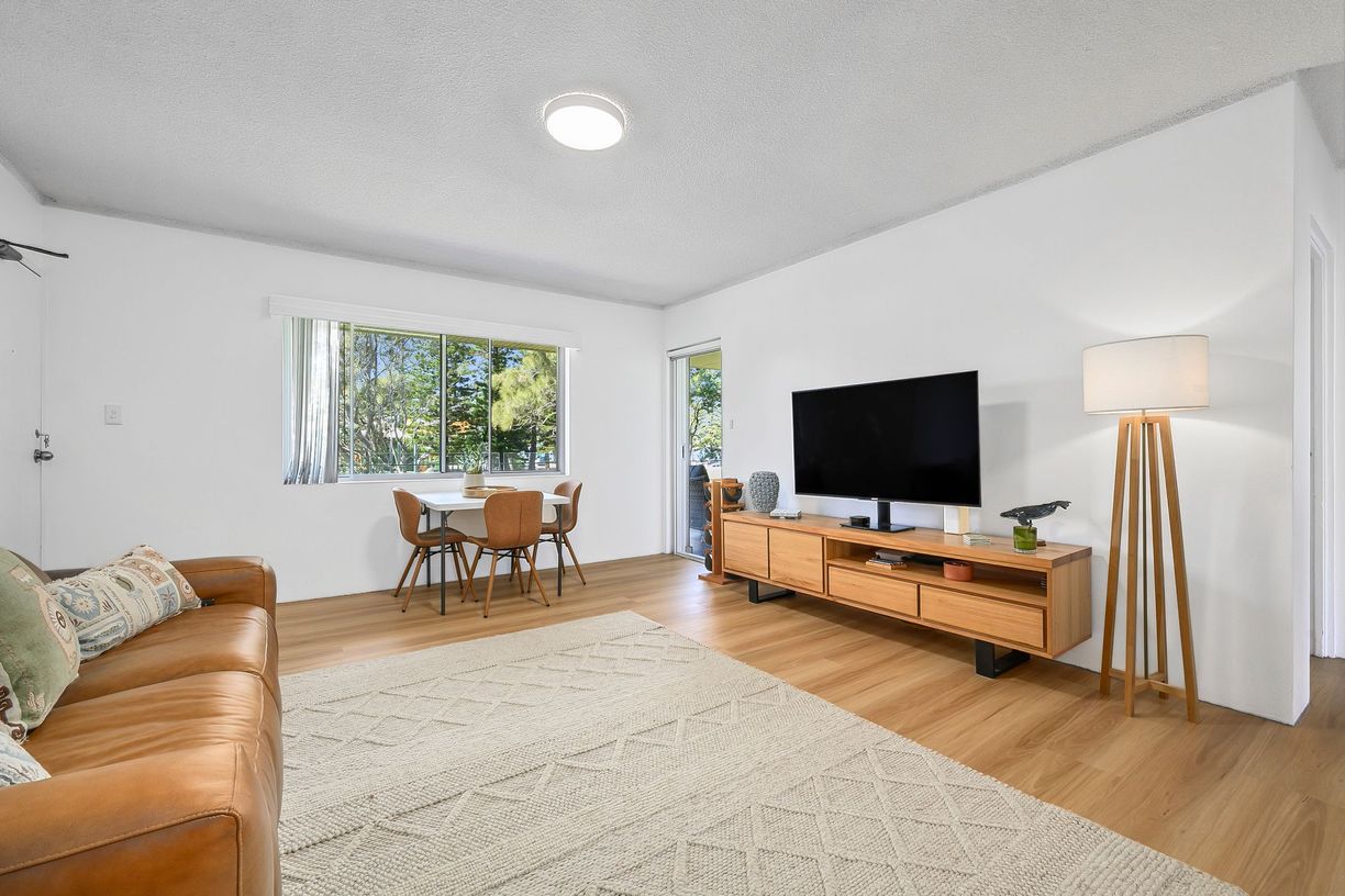 4/39 Seabeach Avenue — photo 3 of 6
