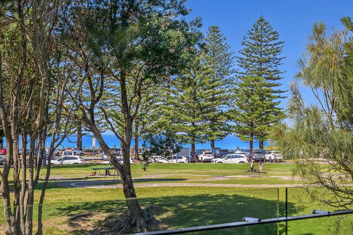 4/39 Seabeach Avenue — photo from Raine & Horne Northern Beaches