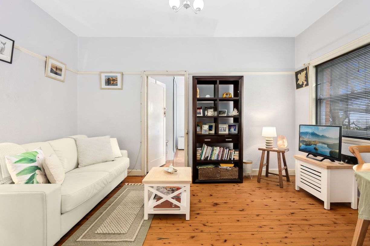 1/7 Tower Street — photo from Raine & Horne Northern Beaches