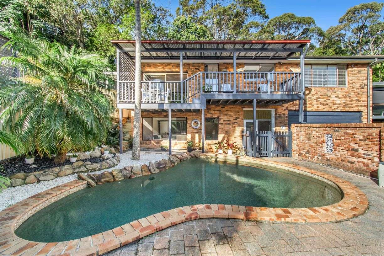 37 Tatiara Crescent — photo from Raine & Horne Northern Beaches