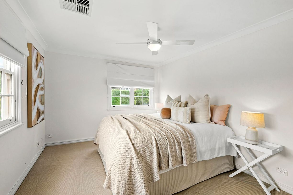 23 Rowan Street — photo 9 of 10