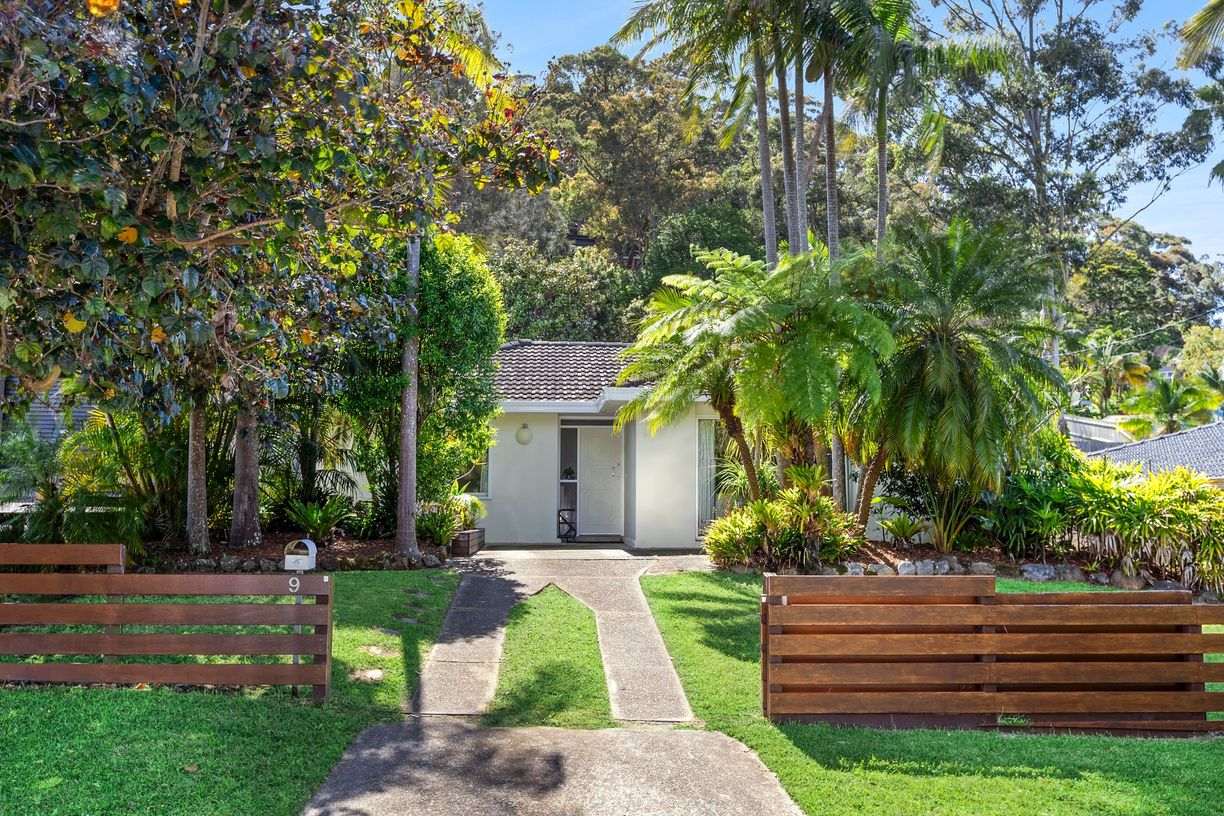 9 Tatiara Crescent — photo from Raine & Horne Northern Beaches