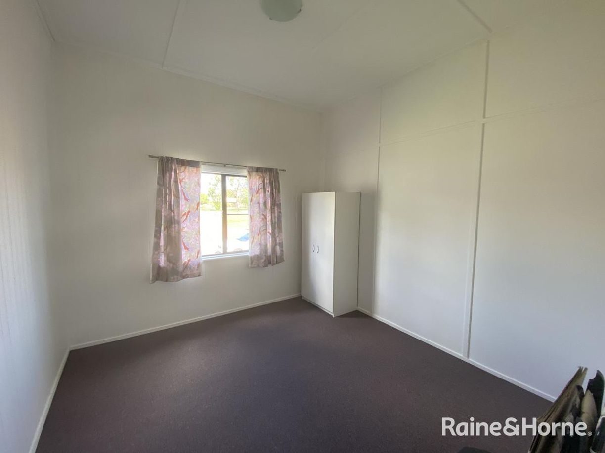 1 & 2/3 Railway Terrace — photo 5 of 12