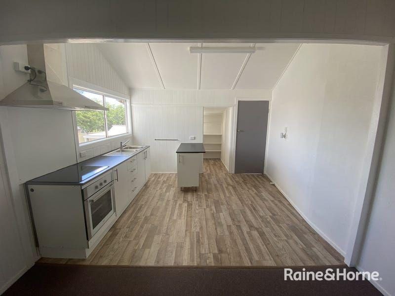1 & 2/3 Railway Terrace — photo 4 of 12