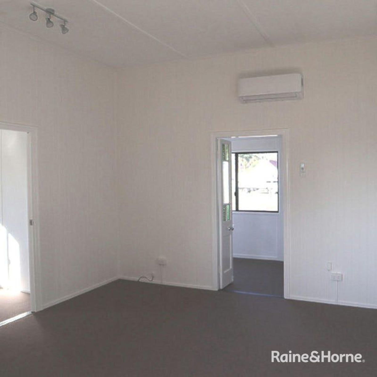 1 & 2/3 Railway Terrace — photo 7 of 12