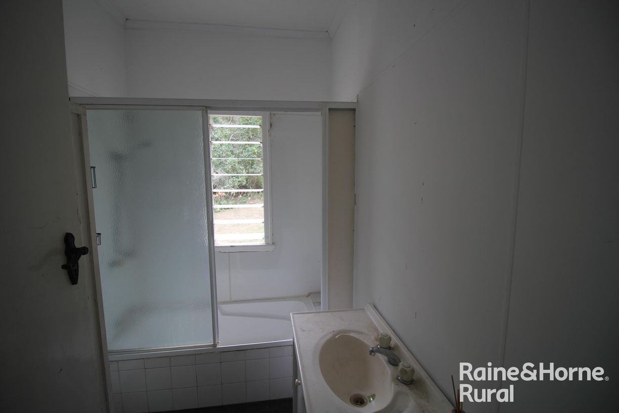 316 Wattlecamp road — photo 17 of 30