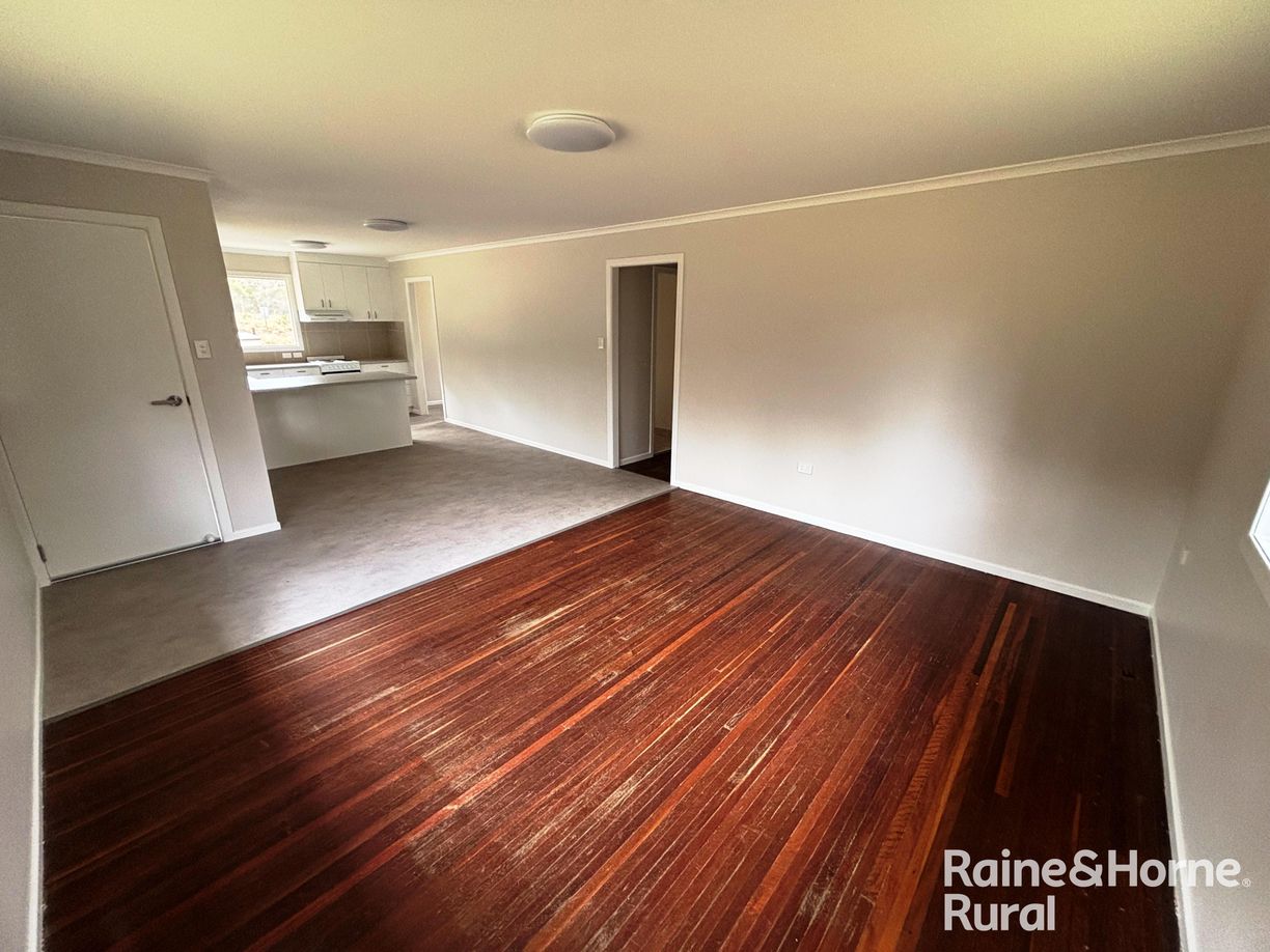 316 Wattlecamp road — photo 5 of 30