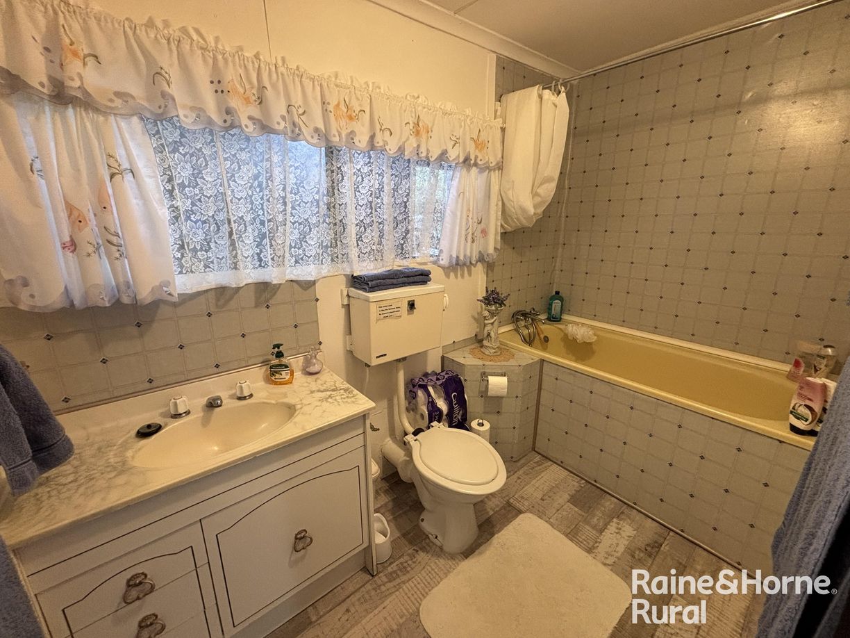 40 Amaroo drive — photo 12 of 30