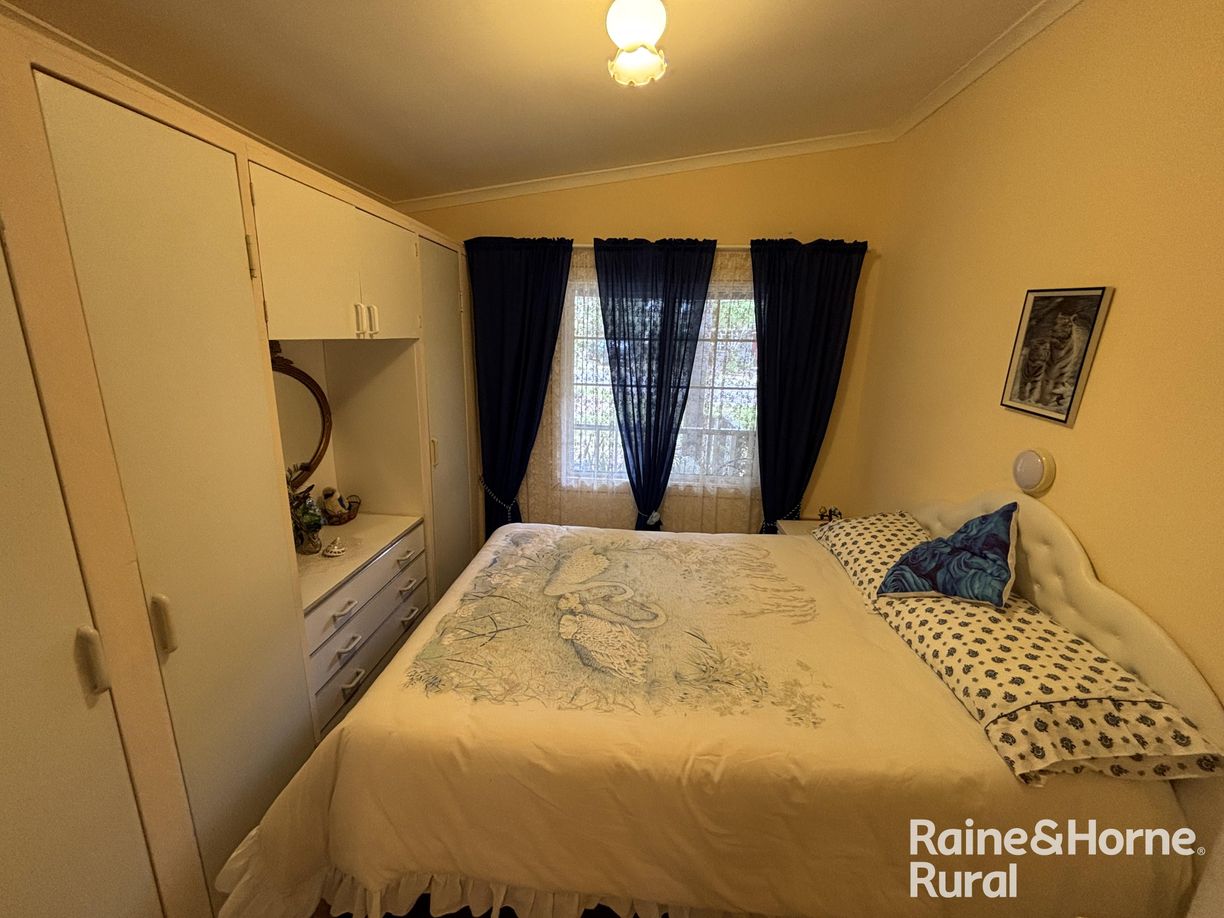 40 Amaroo drive — photo 7 of 30