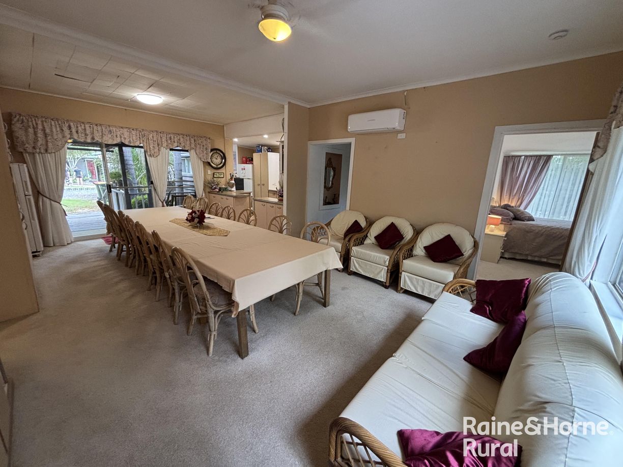 40 Amaroo drive — photo 4 of 30