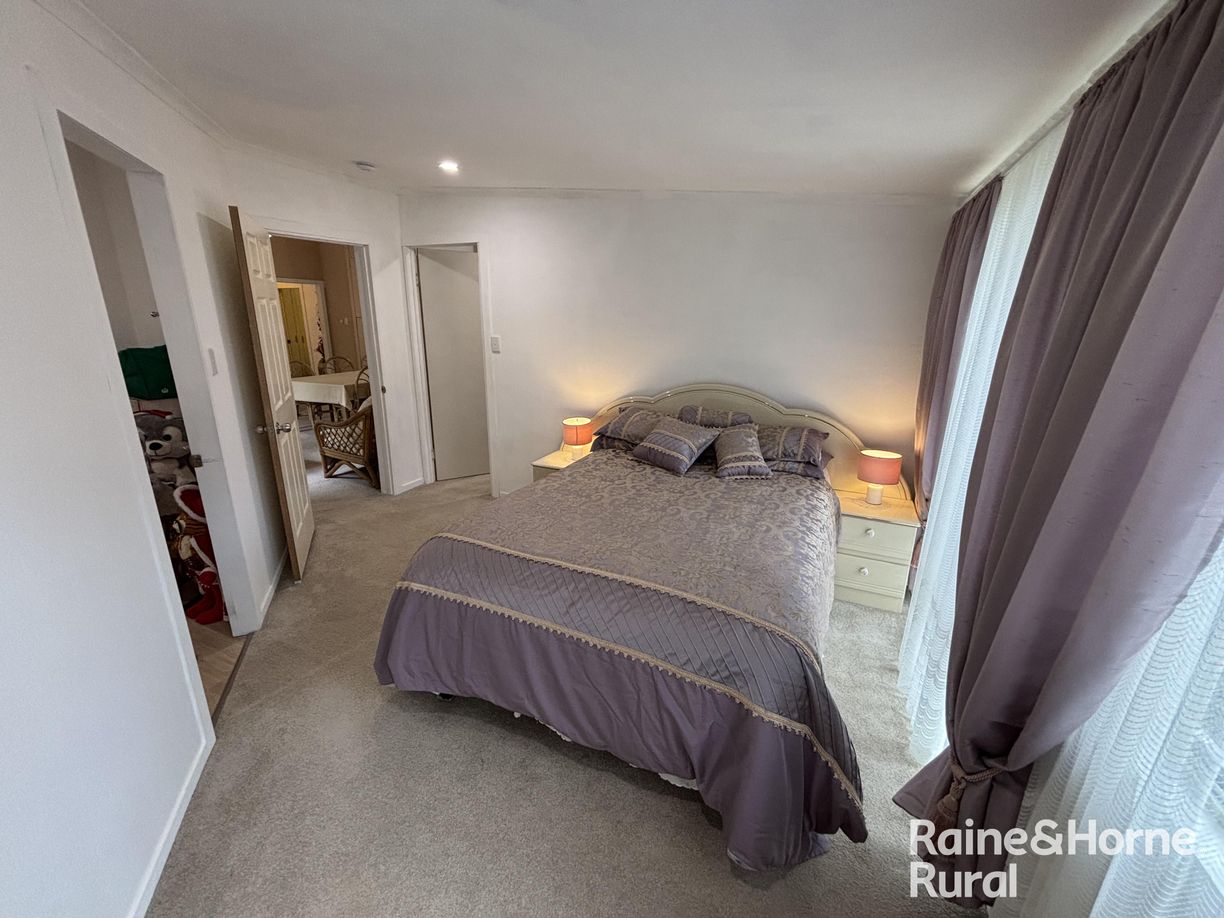 40 Amaroo drive — photo 6 of 30
