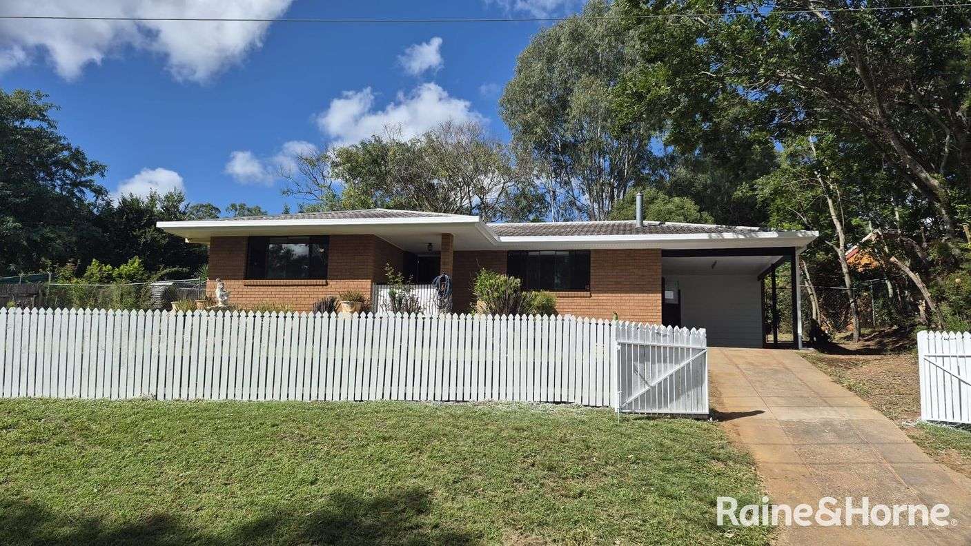 12 Hospital Terrace, Nanango QLD 4615