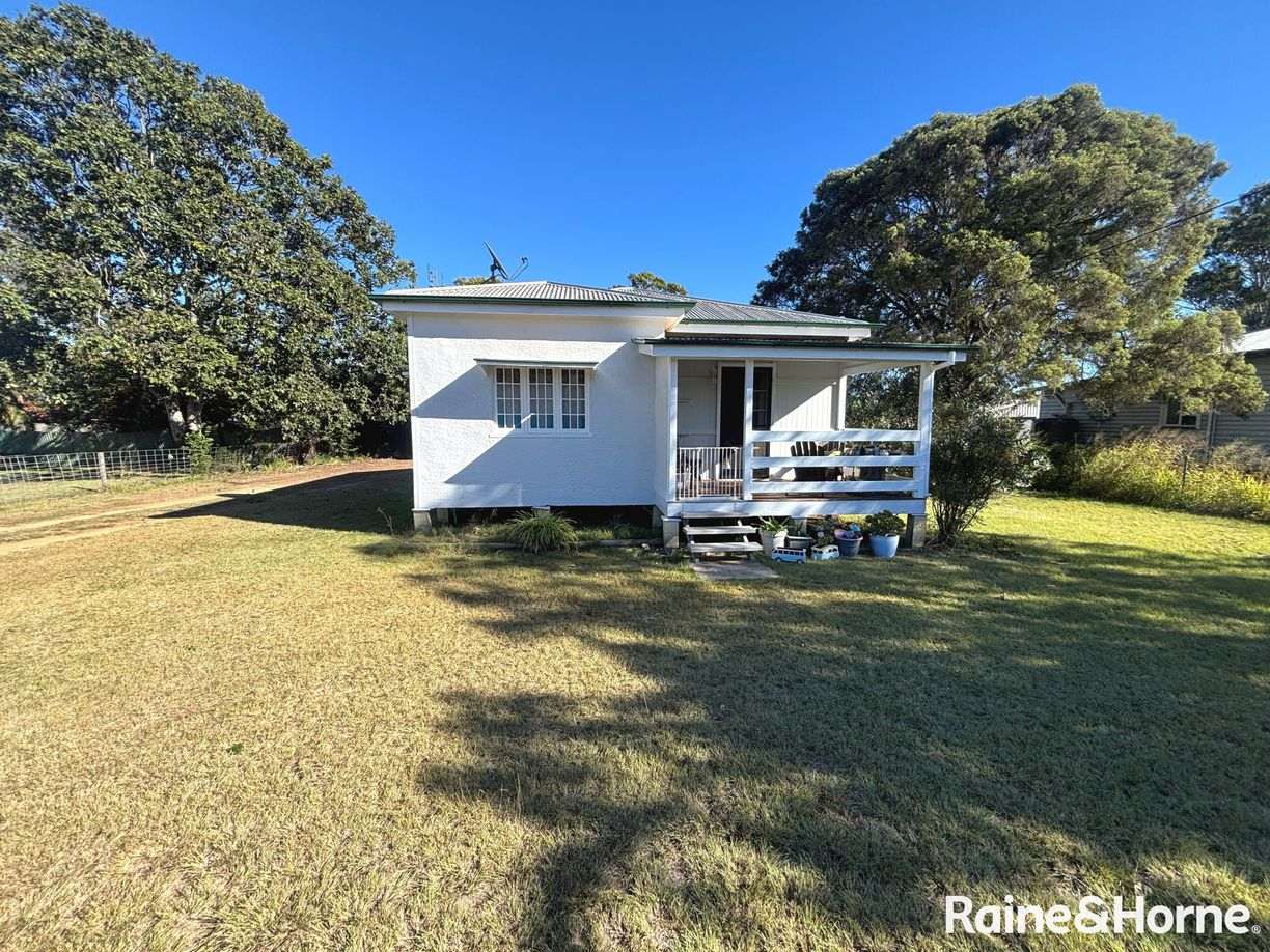 25 Hodge Street — photo from Raine & Horne Kingaroy