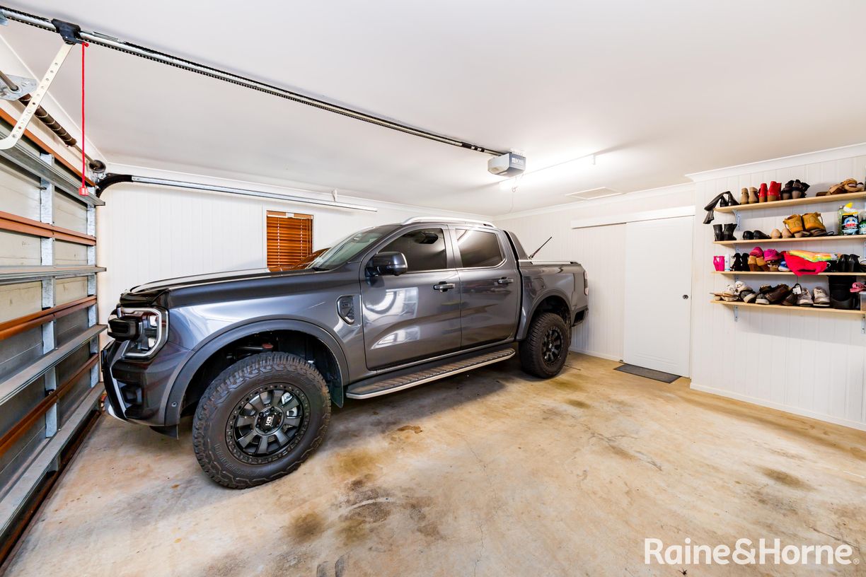 4 Bernard Crescent — photo 15 of 29