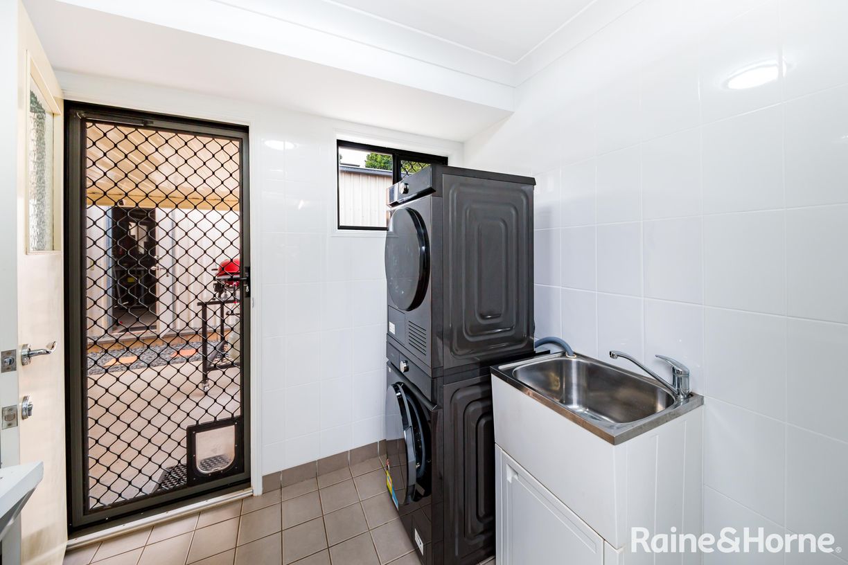 4 Bernard Crescent — photo 14 of 29
