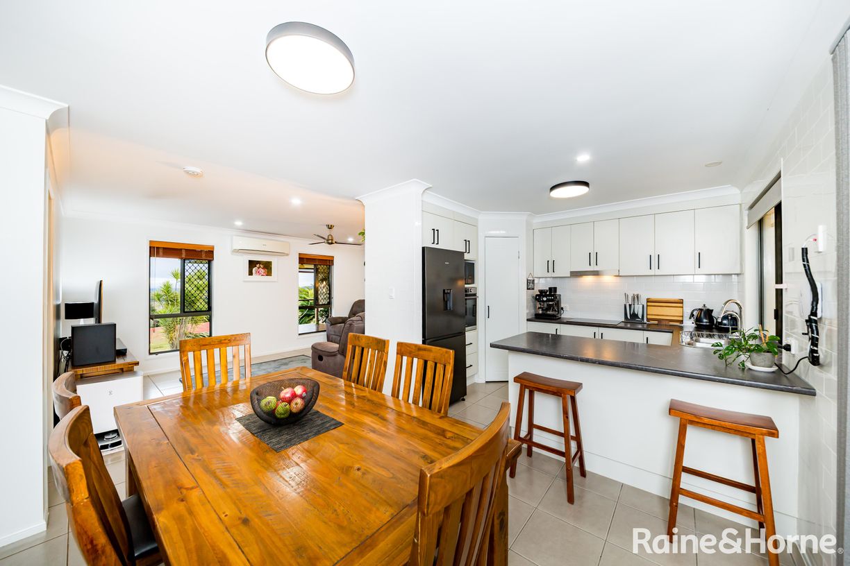 4 Bernard Crescent — photo 4 of 29