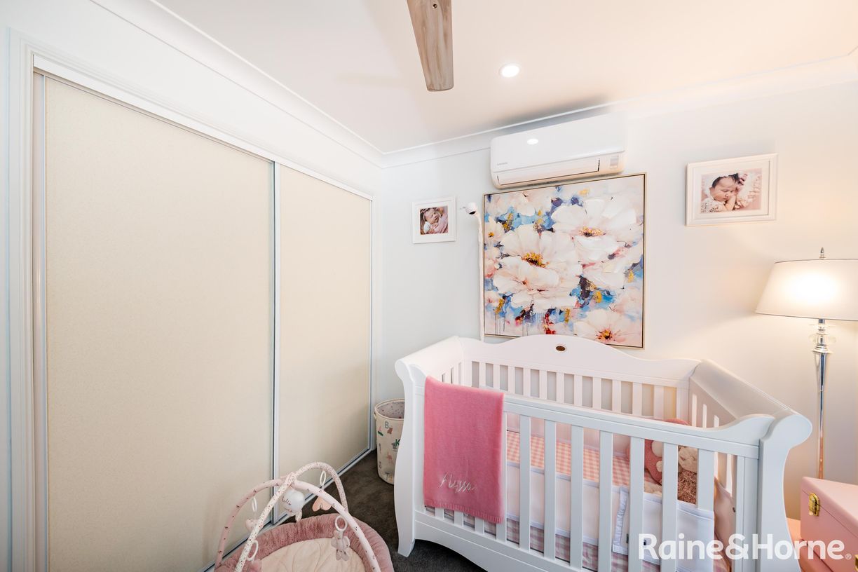 4 Bernard Crescent — photo 11 of 29
