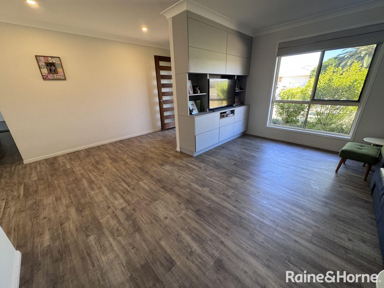 6 MARGARET STREET — photo 8 of 24