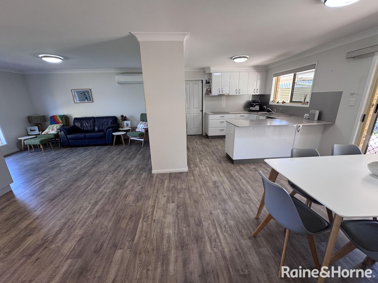 6 MARGARET STREET — photo 2 of 24