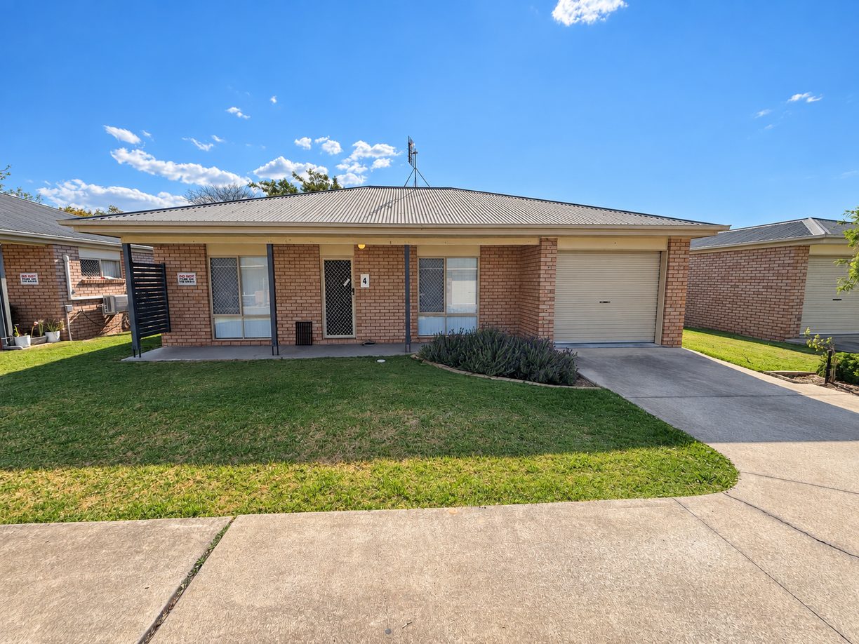 4/29 James Street — photo from Raine & Horne Kingaroy